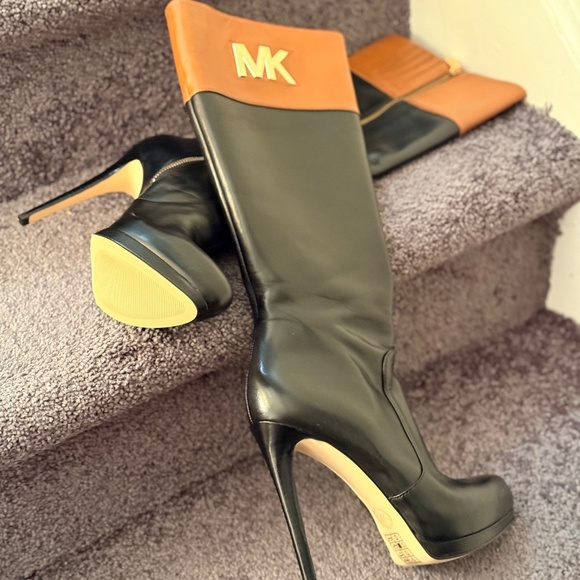 Michael Kors High Heeled Leather Boots - Picture 2 of 3